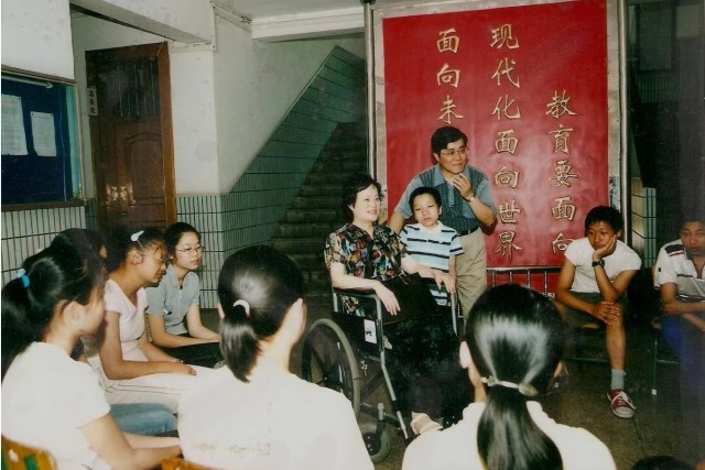 “轮椅校长”房金妹：为残疾人子女插上梦想的翅膀