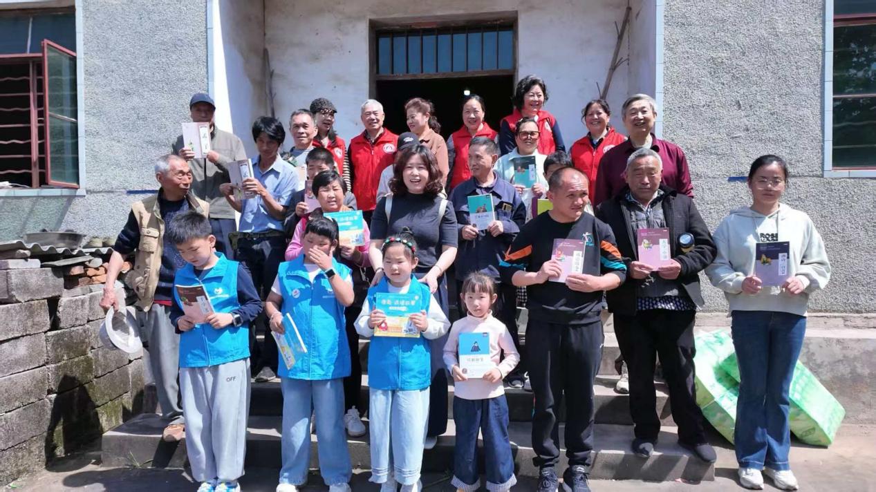 ��ֳ�ΪȺ�������鼮����Ӱ��